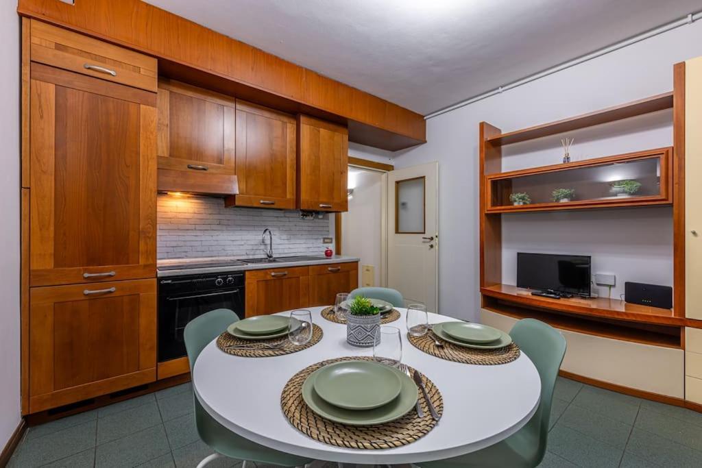Close To Duomo Lovely City Center Flat Mailand